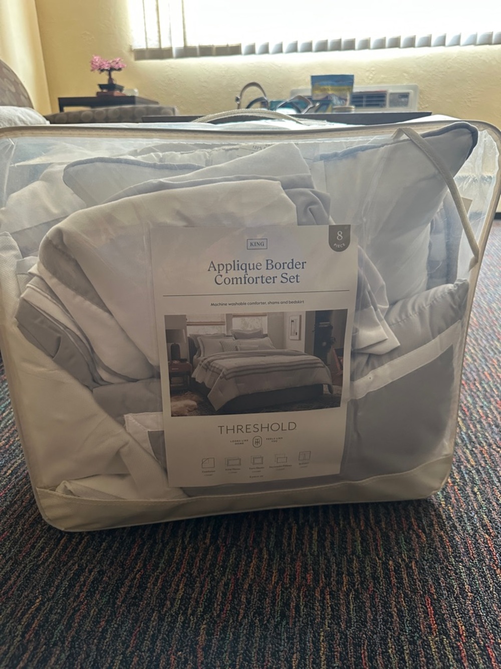 Threshold Applique Border Comforter Set - White and Light Gray